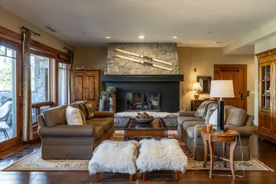 Image de Ski In Ski Out: 14 personnes: Ritz-Carlton Guest Access - Lummy Colibri