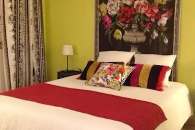 Image de Belle et confortable Suite en rez de jardin dans propriété, piscine et spa