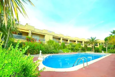 F3 & Solarium, Piscine & jardin, Plage. Portaventura 6 Km, Barcelone 100 Km