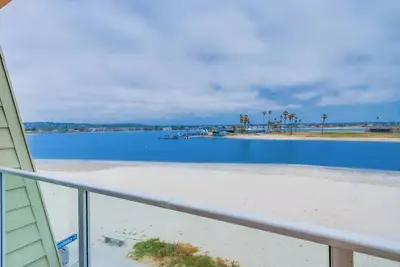 Image de Découvrez San Diego à partir de ce magnifique condo de 2 chambres au bord de l'eau!