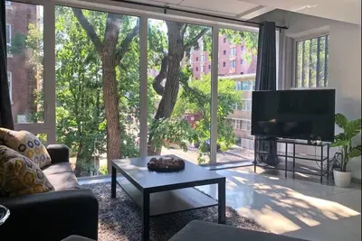 Image de Nouveau moderne 2 Bdr 2 1/2 Br 1500sq / ft Condo de luxe dans Osborne Village! ! !