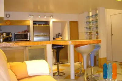 Image de Belle escapade à la plage à Cannes! Promenade 2 min plage 5 min du Palais-Wifi / Téléphone / Tv, A / C