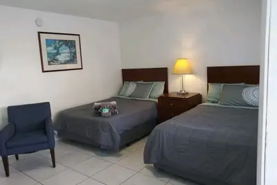 Image de Studio complet / efficacité À Deux Pas De La Plage! !