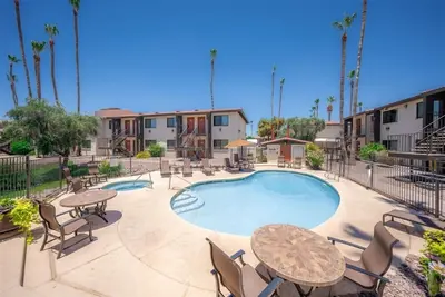 Image de Suite 221 - Piscine, golf, wifi. . . . tout avec une vue! !