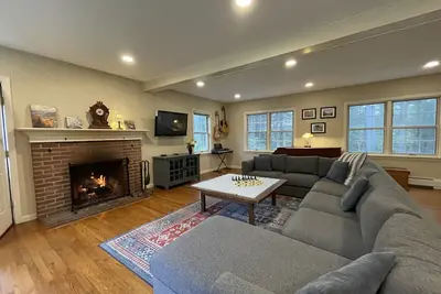 Image de Spacieux Luxe Meublé 250 Sqm, 3 Chambres, 2 Salles de Bain, 10 Couchages, Clima & Wifi