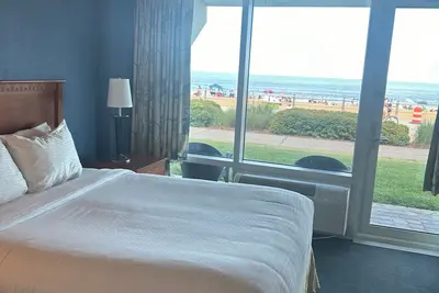 Image de Oceanfront avec bain à remous et balcon. Utilisation gratuite du vélo et entrée au Va Zoo