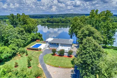 Image de Riverhouse Private 3acres ~ Piscine ~ Dock-Tee sur le pont-Fire Pit-Nature-Quiet