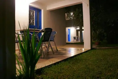 Image de Maison de vacances d'été dans un bel espace extérieur avec piscine