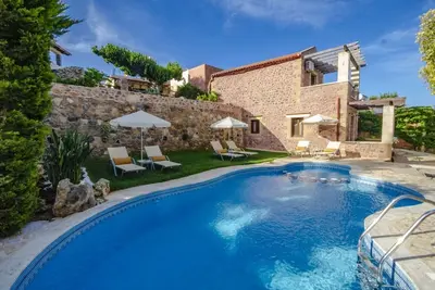 Image de Stone Villa Olga piscine partagée & vue sur la mer, 3 chambres, barbecue