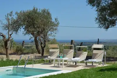 Image de \"Offre spéciale\" Splendide Villa avec Piscine et Vue sur la Mer