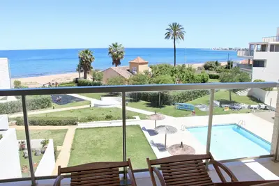 Image de Appartement De Plage De PREMIÈRE Ligne Avec Vue Sur La Mer. Wifi