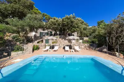 Image de Villa de luxe avec piscine panoramique à Ischia, près de la côte amalfitaine