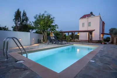 Image de Incroyable villa familiale à South Rhodes