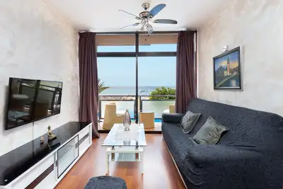 Image de Appartement en bord de mer avec wifi entièrement rénové
