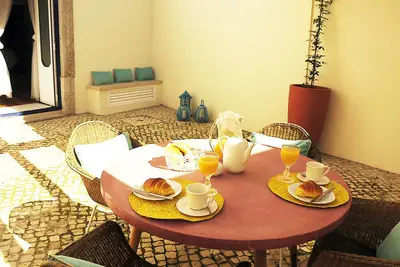 Image de Appartement rénové avec extérieur privé dans le centre de Setúbal