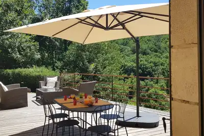 Image de villasoccitanes  \"Les Buis\" Dordogne vue imprenable avec piscine