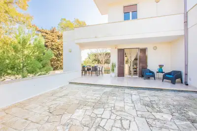 Image de Villa Salento. A 250 m de la plage, vue mer, 500 m de jardin clôturé.