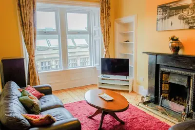 Image de 2 Bedroom Flat On Leith Walk