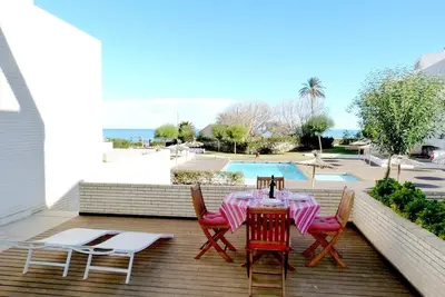 Image de Appartement De Plage De PREMIÈRE Ligne Avec Vue Sur La Mer. Wifi