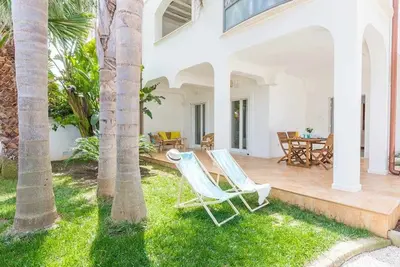 Image de villa rez de chaussée - jardin clôturé - mobilier moderne