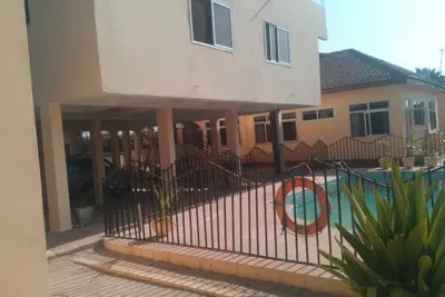 Image de Appartement de luxe avec une chambre et une piscine - V6 entièrement autonome
