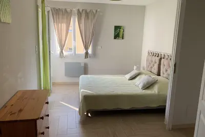 Image de Maison indépendante 3 * avec garage et 2 terrasses dans village historique