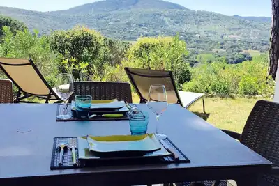 Image de Grand appartement de 45m2 plein sud belle terrasse, jardin clos, magnifique vue!