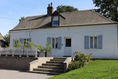 Image de Cottage lumineux avec terrasse et jardin, idéal pour visiter la région
