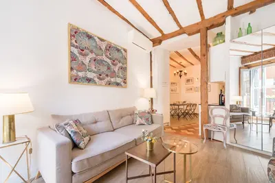 Image de Offre Août! ! Superbe et confortable Prado Santa Ana 2br / 2ba, Wifi et Lift