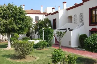 Image de Eh bien Nommé 2 chambres, 2 salle de bains appartement à la Pool Area