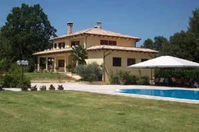 Image de Villa Azzolina dans le coeur vert dell' Ombrie près de Perugia - Assisi - Todi - Spoleto