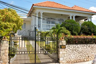 Image de Fantastique villa indépendante près du Hip Strip & Beach à Montego Bay en Jamaïque