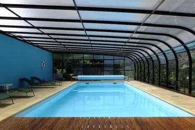 Image de Maison de vacances avec piscine privée, vue sur la montagne et barrage-wifi gratuit