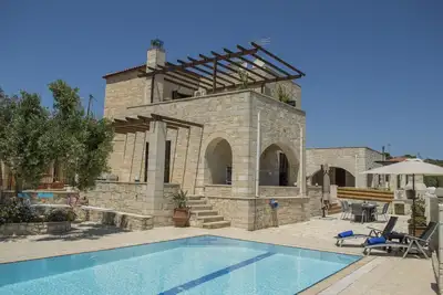 Image de Piscine privée ★ Villa en pierre ★ Bbq ★ 3 chambres ★ Calme et Nature