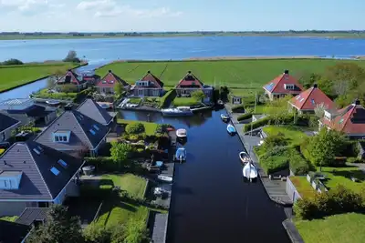 Image de Maison de vacances familiale avec sa propre jetée. Quartier calme