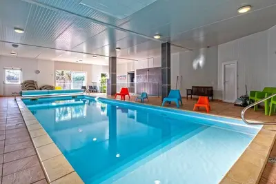 Image de Plougastel Gite 7 pers***/mer à 200m/piscine couverte chauf/jacuzzi /Finistere