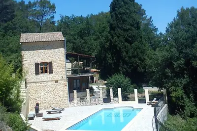 Image de Provence maison en pierres avec piscine privée