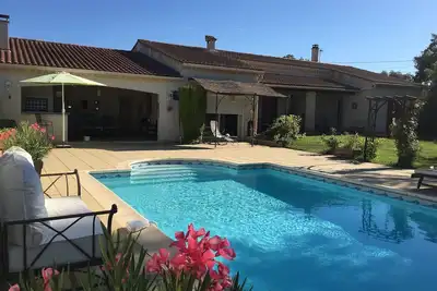 Image de Villa avec piscine privative : Soleil de l’hermitage 6/8 personnes