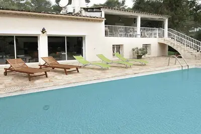 Image de Mas Provencale Pisicine Jacuzzi Clim 10 Personnes