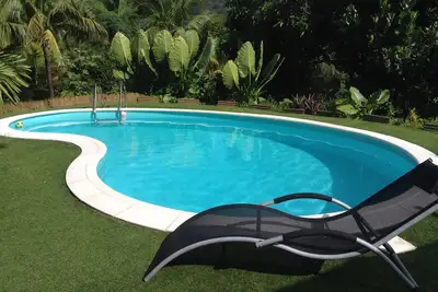 Image de gîte climatisé avec piscine privée possibilité restauration en supplément
