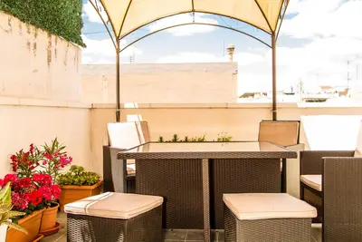 Image de Appartement avec Wifi fibre, climatisé à 5 mn du Centre et 15 mn de la Mer