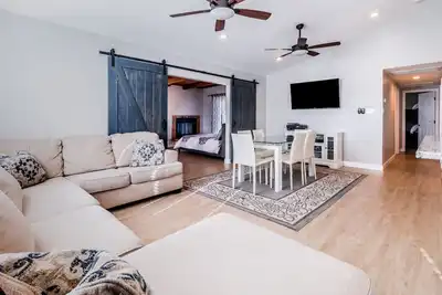 Image de Nouvellement rénové Maison Moins d'un mile de la plage