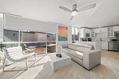Image de Luxury Beach 4Bed / 2Bath + Bmw dans un garage; Au centre de tous