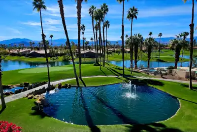 Image de Superbe 2 + 2 vues panoramiques du Fairway / Mountains / Lakes à Palm Valley Cc