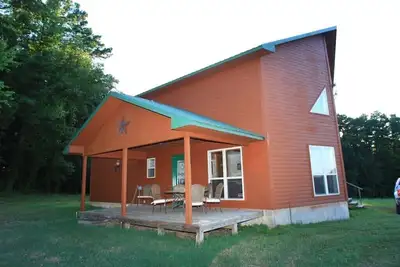 Image de 3 chambres à coucher situées sur 450 acres avec bain à remous, sentiers de Vtt privés; Utv à louer;