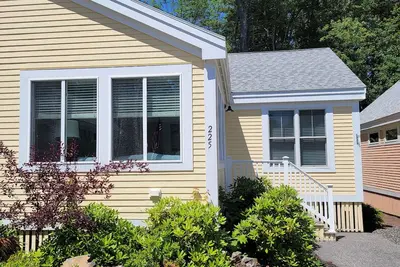 Image de Beautiful Year Round Duplex Unit With Custom Kitchen & Large Private Patio
