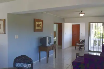 Image de Appartement spacieux et confortable dans la ville de plage à travers la plage de Cabarete