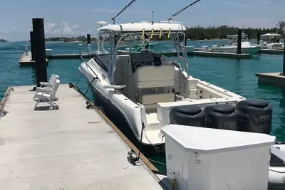 Image de 2/2 Condo / Great Location / New 40 'Boat Slip @ Resorts World Bimini Bay! Wifi gratuit
