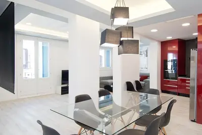 Image de Condo élégant, moderne et totalement rénové au coeur de Madrid pour 10 personnes