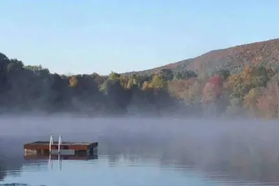 Image de Vue imprenable sur le lac et la montagne à 90 miles de New York